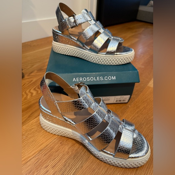 AEROSOLES Shoes - AEROSOLES Metallic Silver Women's Sandals